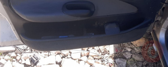 1997 model ford escort çıkma sol ön kapı cebi