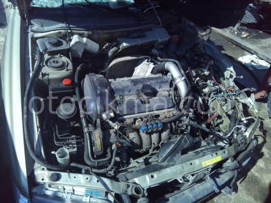 2001 VOLVO S40 ORİJİNAL MOTOR İÇİ TESİSAT.