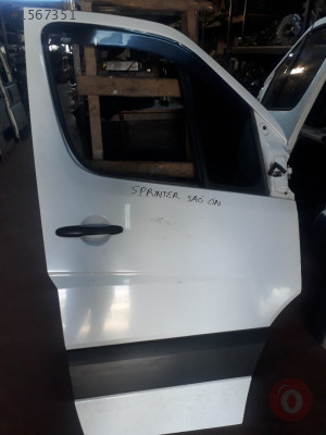MERCEDES SPRİNTER 2015 ÇIKMA ORJİNAL SAĞ ÖN KAPI