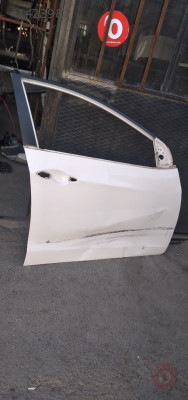 Hyundai i30 çıkma sağ ön kapı az hasarlı
