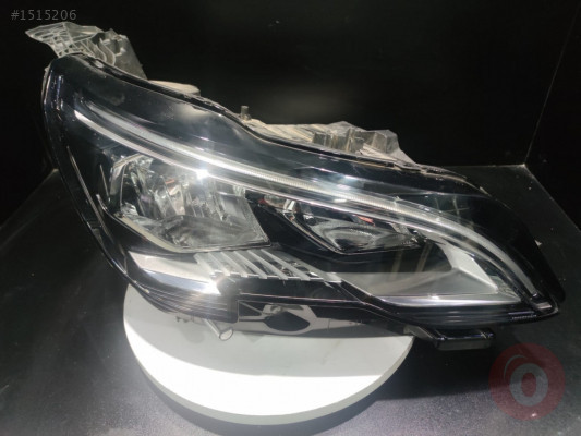 Peugeot 5008 3008 Sağ Far 90094693 1616878080
