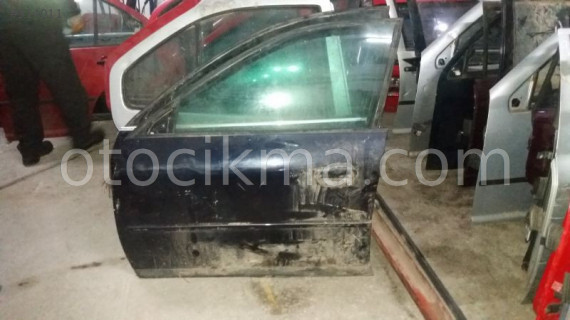AUDİ A3 SOL ÖN KAPI VE TÜM ÇIKMA YEDEK PARÇALAR