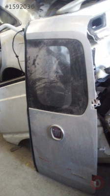 çıkma parça fiat fiorino sağ arka kapı