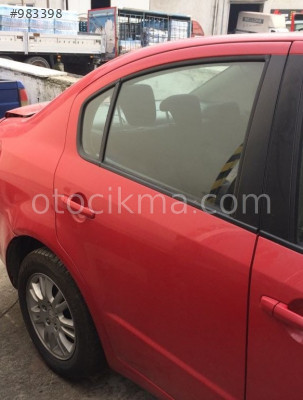 2008 model suzuki sx4 çıkma sağ arka kapı