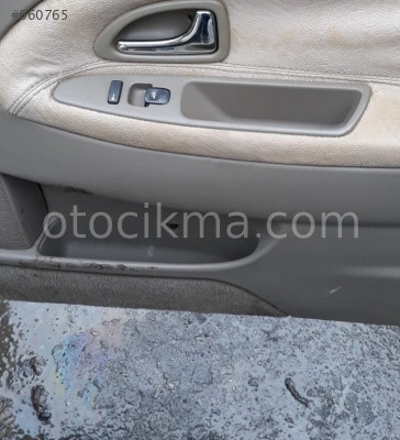 Volvo s40 2001 turbo kapı camı.