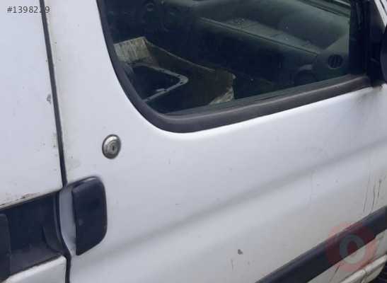 citroen berlingo 2.0 hdi çıkma sağ ön kapı kilidi