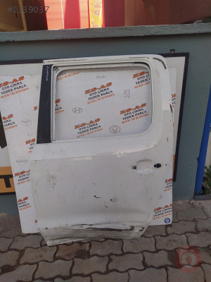 Volkswagen Amarok sol arka kapı 2010-2013