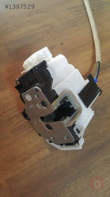 Fiorino sağ ön kapı kilidi OEM 1379533080