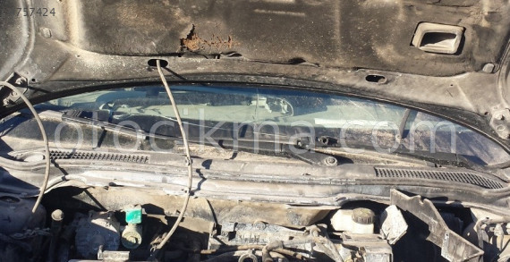 2005 VOLVO V50 ÇIKMA ÖN CAM IZGARASI.