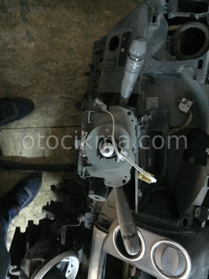 Peugeot Partner Tepe Silecek Kolu hatasız orjinal çıkma