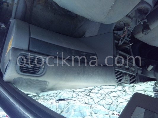 1996  VOLVO S40 ORİJİNAL GÖĞÜSLÜK TORPİDO.