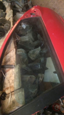 peugeot 206 çıkma sağ ön kapı camı