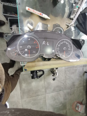 AUDI A4 GOSTERGE SAATI MG OTO
