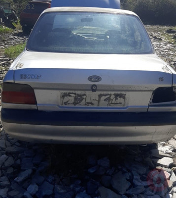 1997 model ford escort 1.6 16v ztec kesme arka kasa