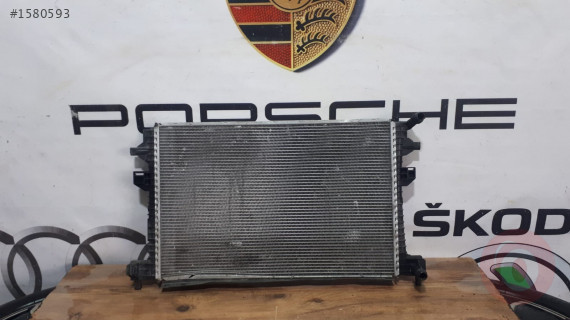 VOLKSWAGEN PASSAT SU RADYATÖRÜ 5Q0121251HQ ORJİNAL ÇIKMA