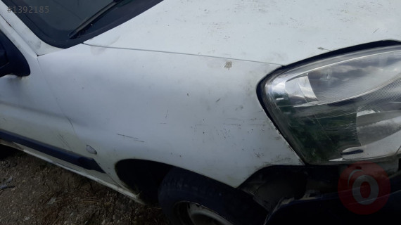 peugeot partner çıkma sağ ön çamurluk