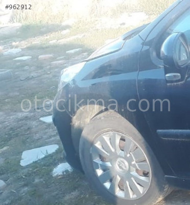 2009 peugeot 207 1.4 benzinli çıkma sol ön çamurluk