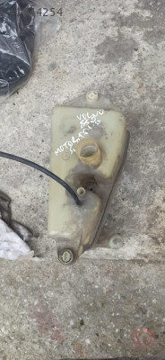VOLVO 850 MOTOR SU DEPOSU VOLVO ORJİNAL ÇIKMA PARÇA