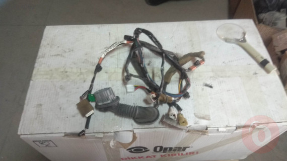 SUZUKİ GRAND VİTARA 06-12 SAĞ ÖN KAPI ELEKTRİK TESİSATI