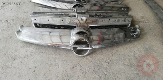 opel insignia çıkma ön panjur nikelajı.