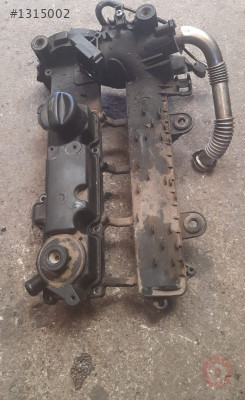 peugeot 207 1.4 8v külbütör kapak plastiği