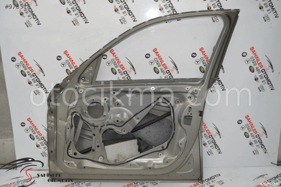 BMW 1 SERİSİ F20 SAĞ ÖN KAPI