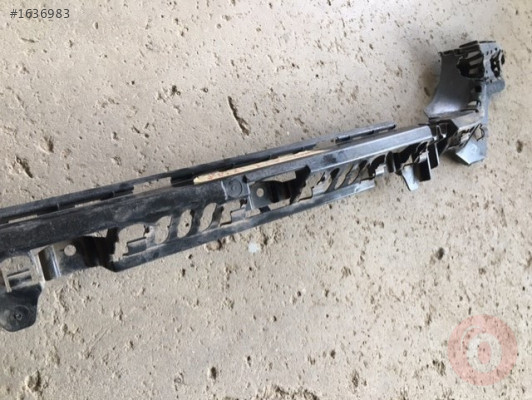 Bmw 3 Serisi F30 12-18 Tampon Braketi Arka Orta