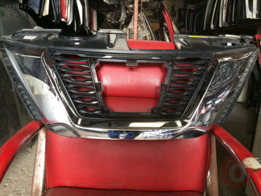 2019 2020 Nissan Xtrail çıkma ön panjur