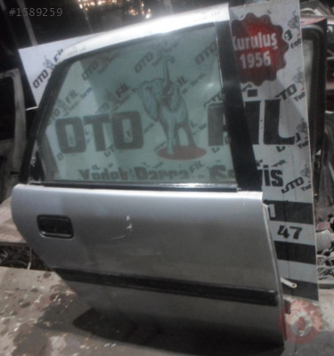 OPEL VECTRA A 1994 ARKA SAĞ CAM ÜZERİNDE GRİ KAPI ÇIKMA