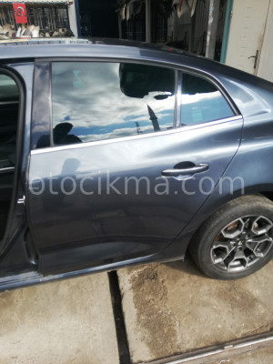 Renault megane 4 sol arka kapı hatasız