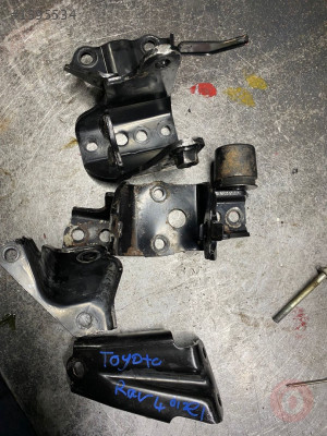 TOYOTA RAV 4 MOTOR KULAKLARI