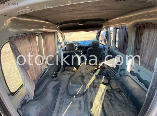 RENAULT KANGOO ARKA ÇAMURLUK TABAN DÖŞEMESİ ORJİNAL ÇIKMA