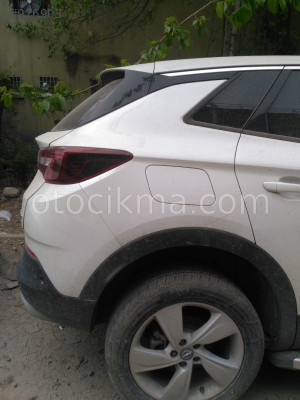 OPEL GRANDLAND x ARKA çamurluk