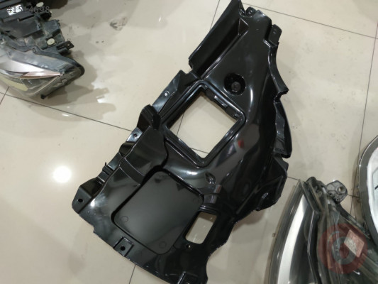 BMW 1 Serisi F20 LCİ Sol Önün Önü Davlumbaz 51717260709