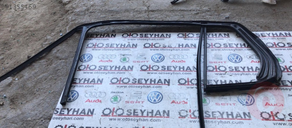 1K6845211B 1K6845212B golf 5 sağ arka kapı cam çerçeve fitili