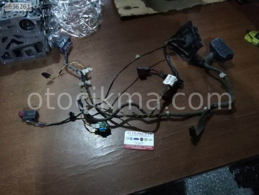 OPEL VECTRA C SAĞ ÖN KAPI TESİSATI 13170508