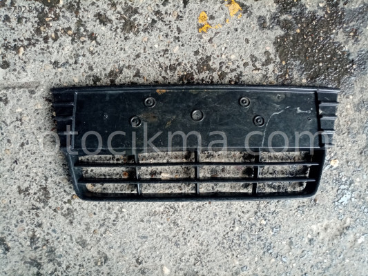 ford focus 3 ön tampon orta ızgara 2011 2013