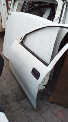 çıkma parça opel corsa b sol ön kapı