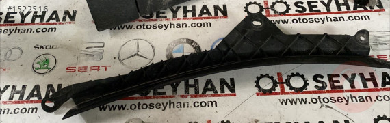51712993490 bmw x1 E84 motor kaputu ön cam üst davlumbazı