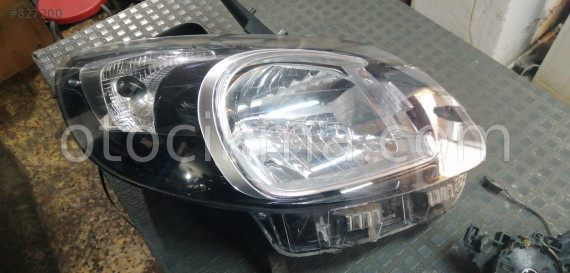 2017 model kangoo on far