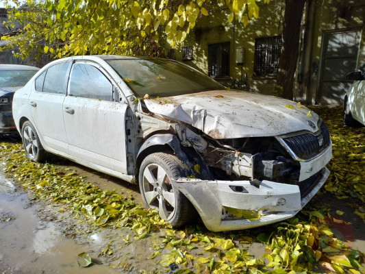 2017-2019 Skoda Octavia Sağ Taşıyıcı Orjinal çıkma