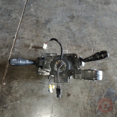Renault Clio 4 çıkma silecek kolları E10670293