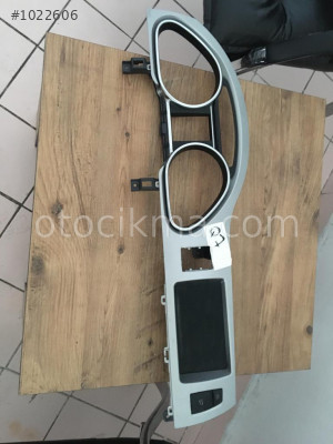Audi Q7 LCD ekran hatasız orjinal çıkma