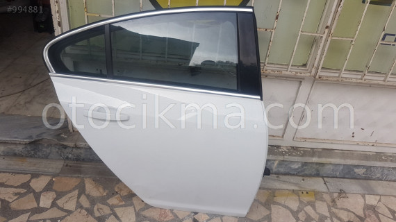 opel insignia sökme dolu sağ arka kapı ve orjinal çıkmaları