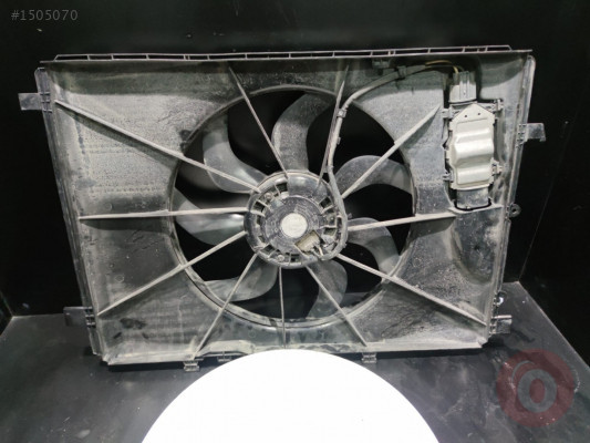 Mercedes B W246 W176 W117 W156 Fan Motoru 15-19 A2465000093