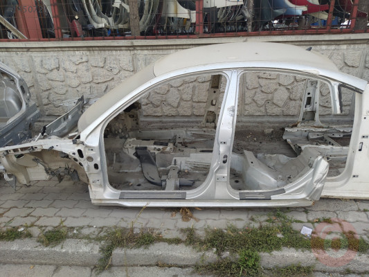 Volkswagen Passat komple ön ve tavan 2003