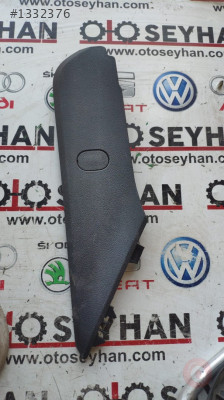 8W2863312 audi a4 a5 orta konsol kaplaması sağ