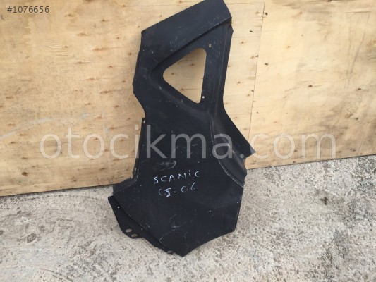 RENAULT SCENİC 2 ARKA SAĞ ÇAMURLUK
