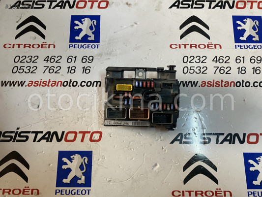 Peugeot 207 sigorta kutusu R-08 9667199680