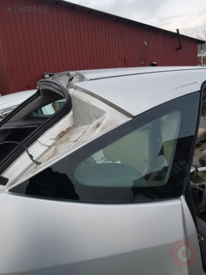 Ford Focus MK1 Sağ Arka Kelebek Cam Hatasız Orjinal Çıkma